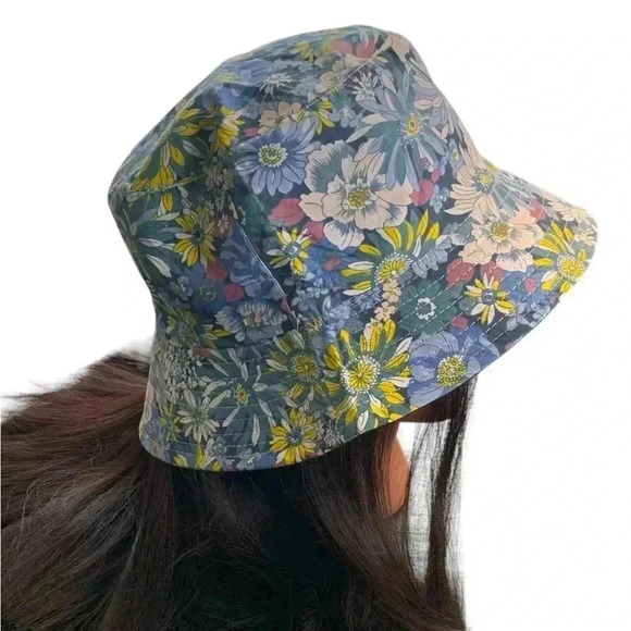 Boutique Handcrafted OSFM Multi-Colored Flirty Floral Zinnias Bucket Hat Beach - Picture 3 of 7